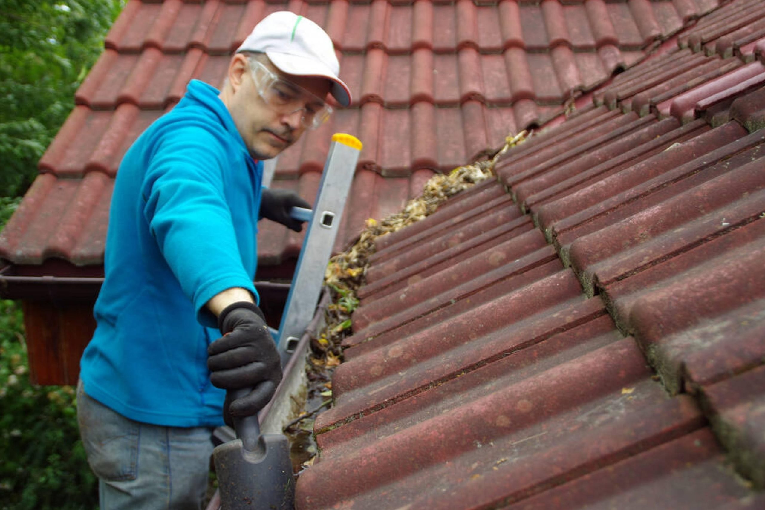 How to Get Leaves Off Your Roof?