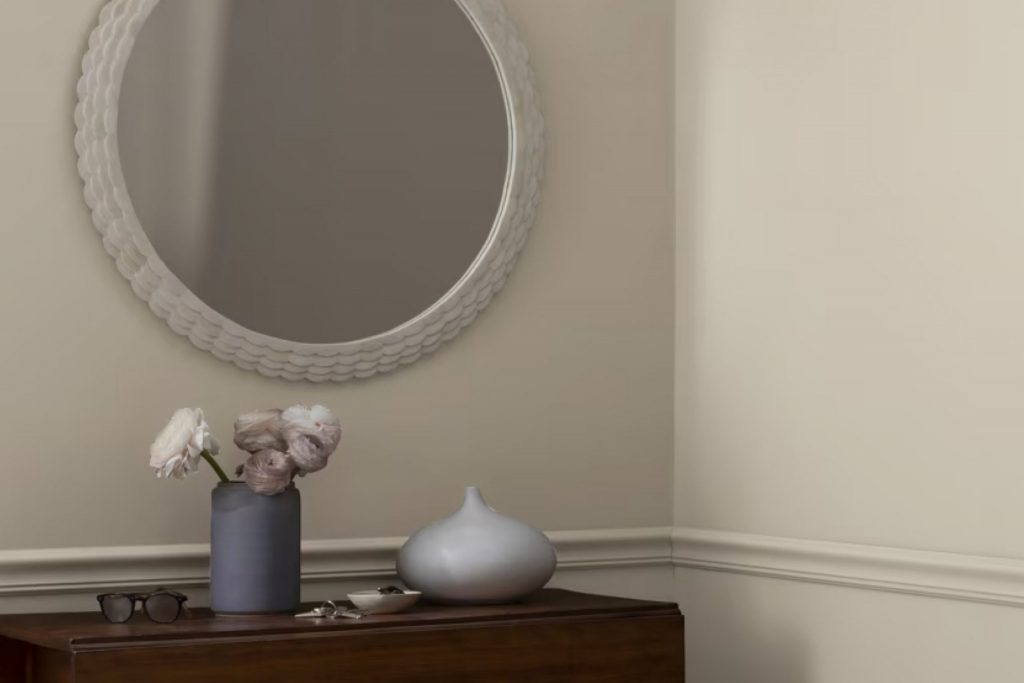 Smokey Taupe 983 Paint Color by Benjamin Moore