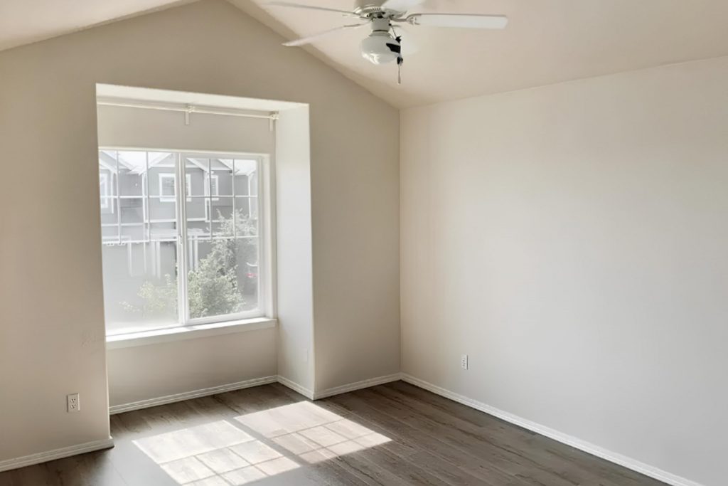 Pacer White SW 6098 Paint by Sherwin Williams