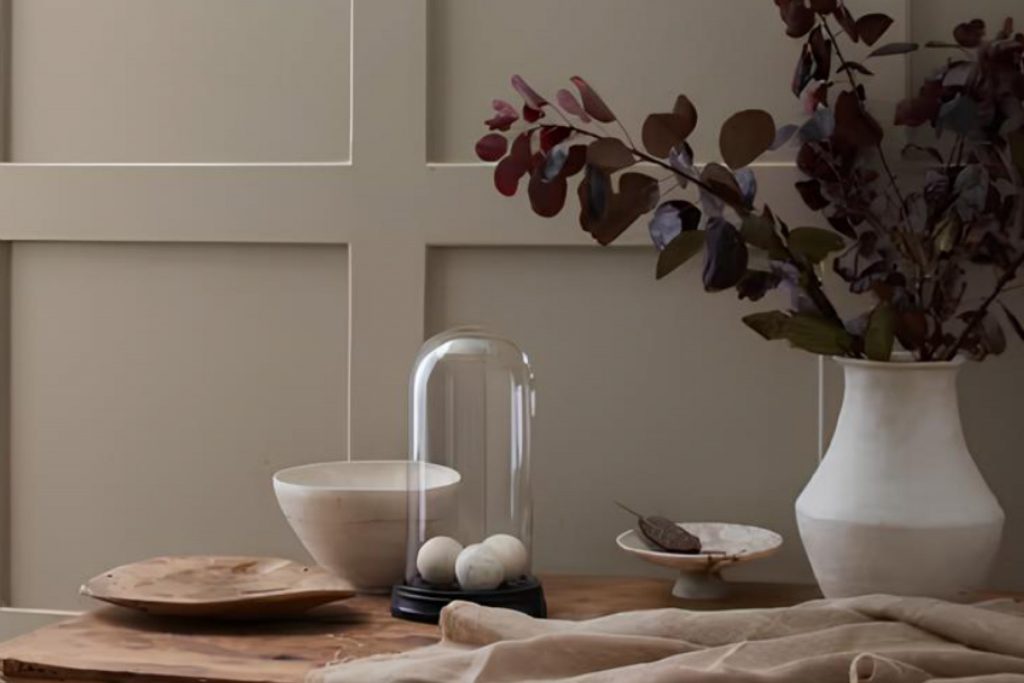 Carter Gray CW-80 Paint Color by Benjamin Moore