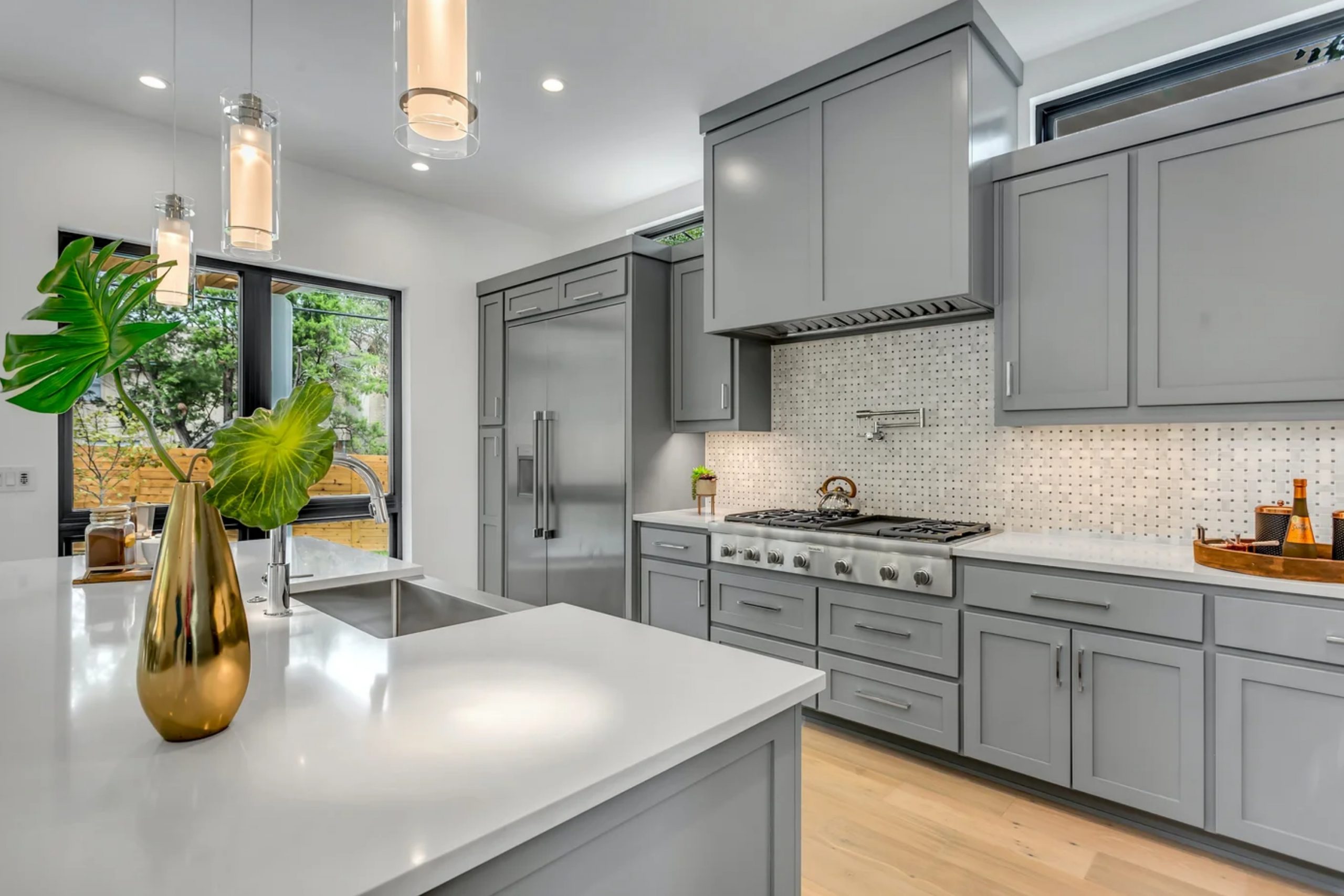 21 Best Wall Paint Colors for the Gray Kitchen by Sherwin-Williams