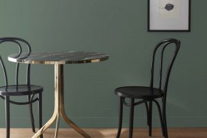 Enchanted Forest 700 Paint Color by Benjamin Moore
