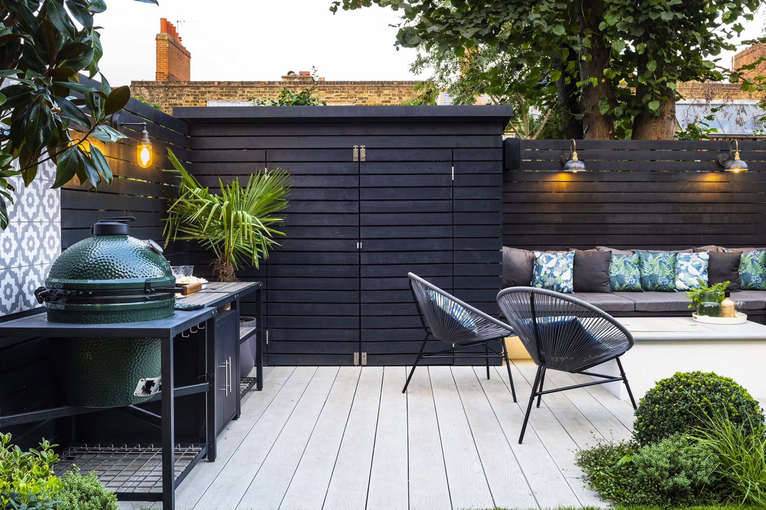 How I Choose the Right Paint Color for Fences, Furniture, and Garden Walls