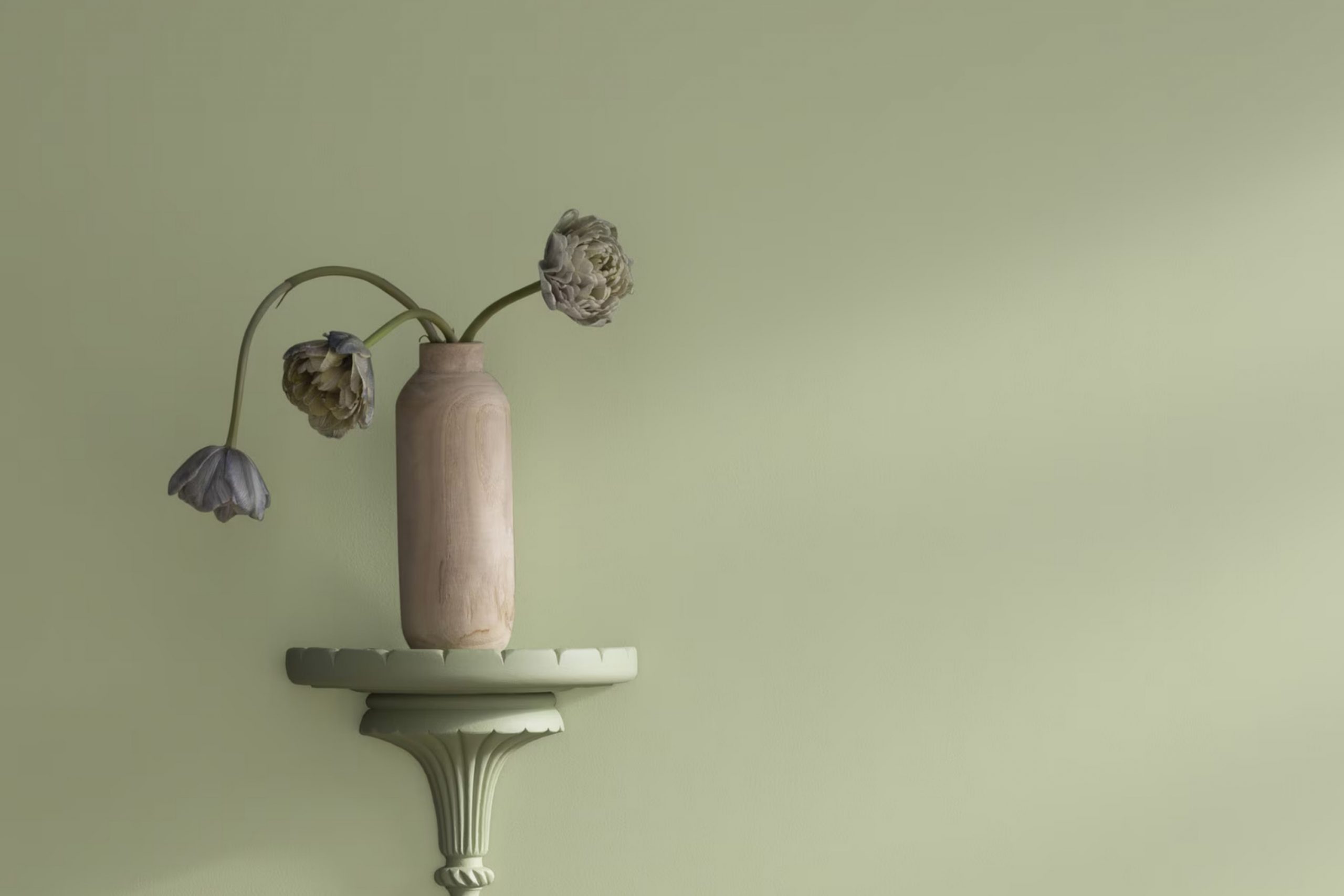 Urban Nature AF-440 Paint Color by Benjamin Moore