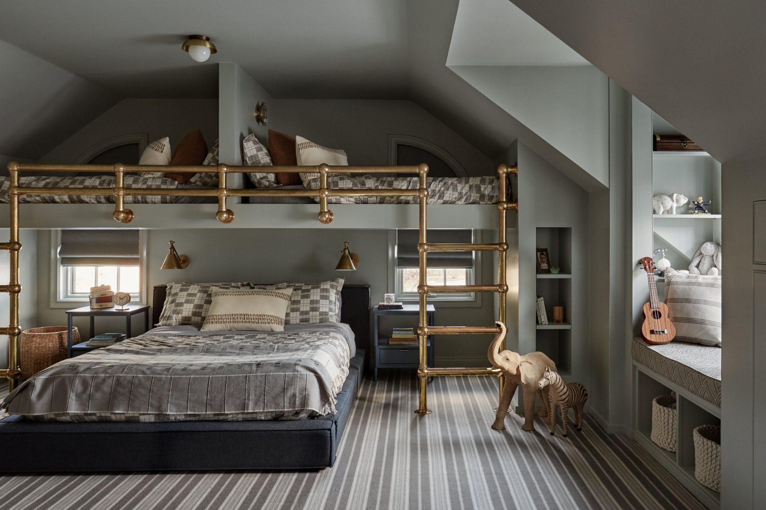 How I Choose the Perfect Antique Shades for a Bedroom