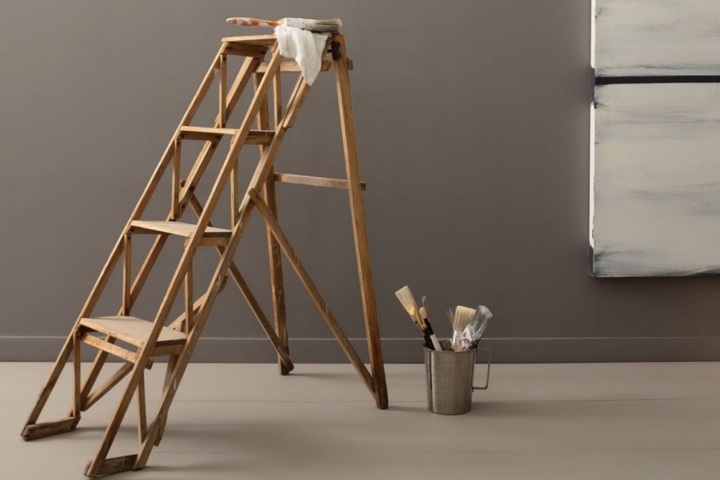 Metropolis CC-546 Paint Color by Benjamin Moore