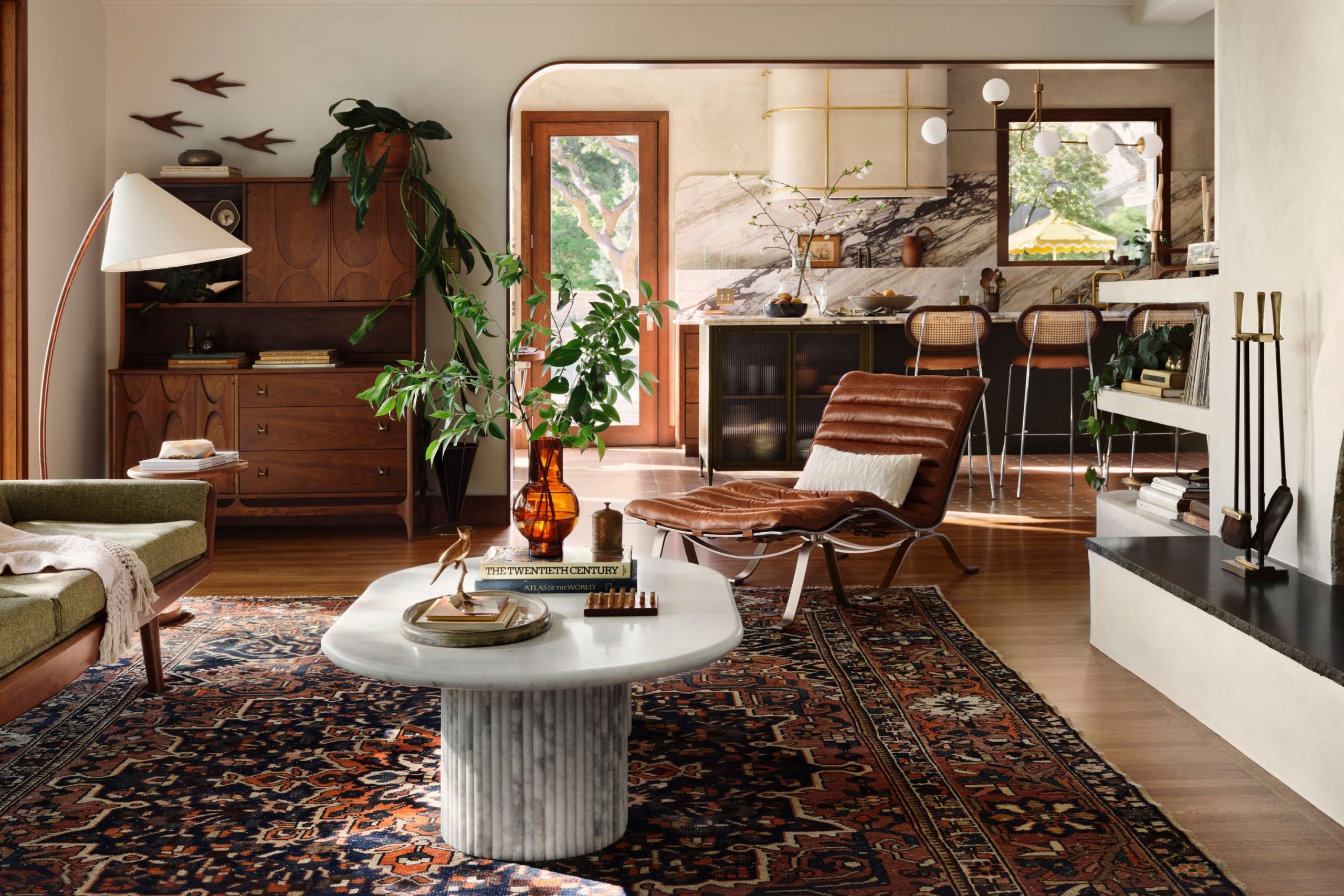 39 Mid-Century Modern Living Room Paint Color Ideas for a Stylish Retro-Inspired Home