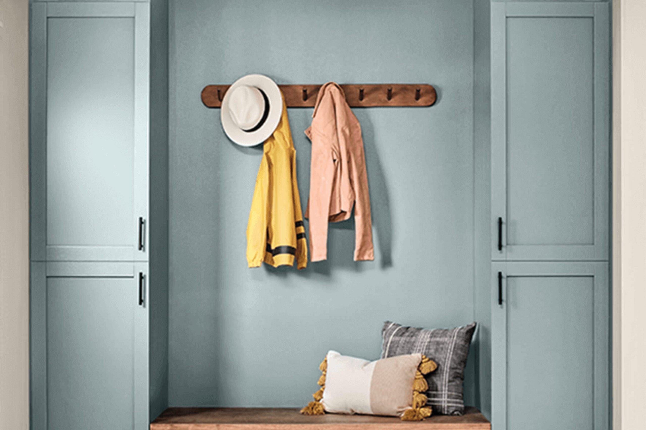 Dutch Tile Blue SW 0031 Paint Color by Sherwin Williams