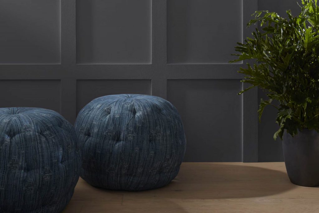 Midnight Oil 1631 Paint Color by Benjamin Moore