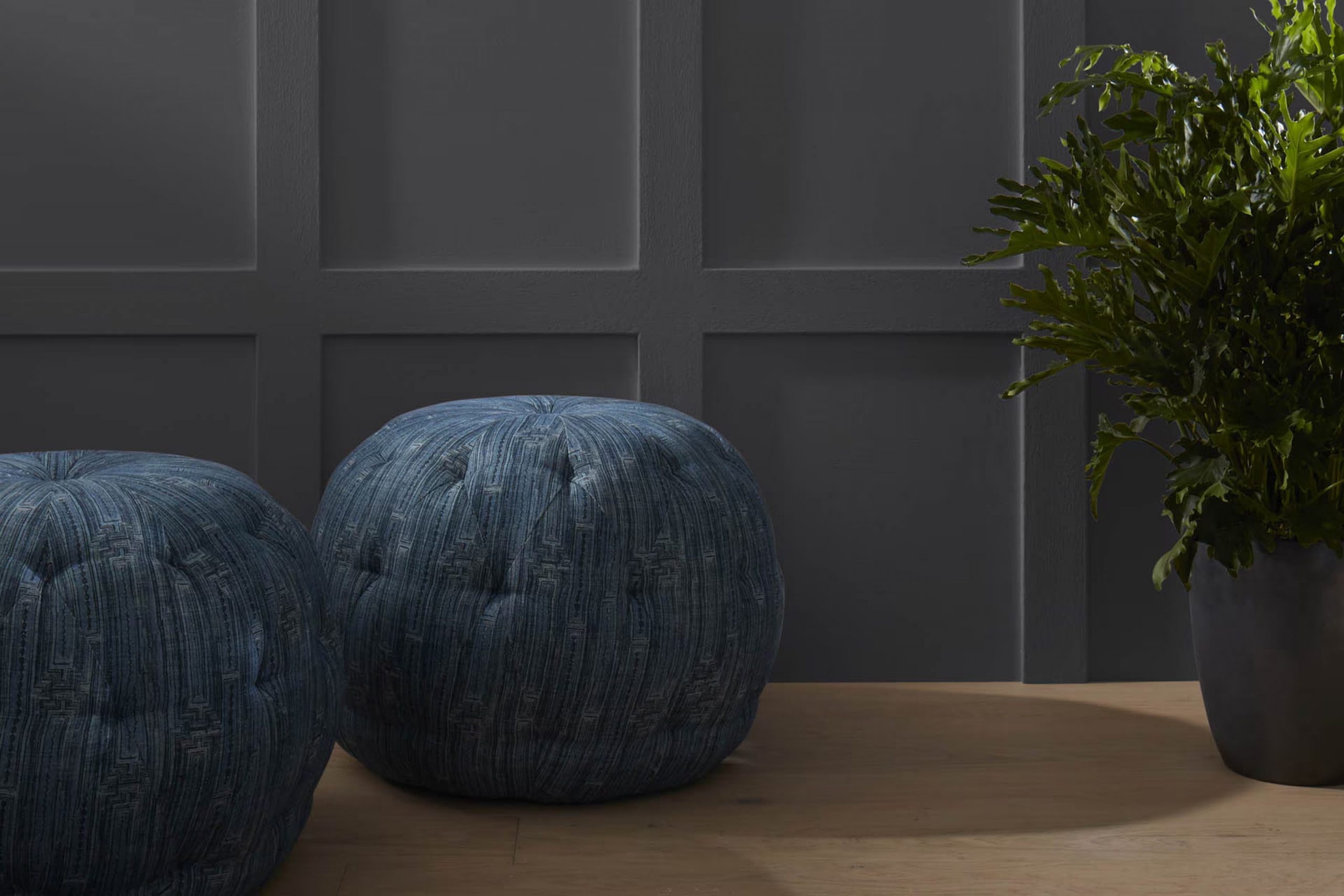 Midnight Oil 1631 Paint Color by Benjamin Moore