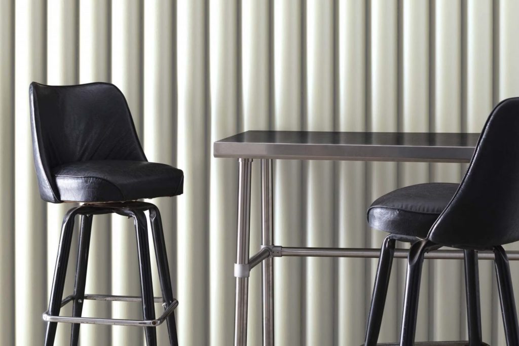 Morning Dew OC-140 Paint Color by Benjamin Moore