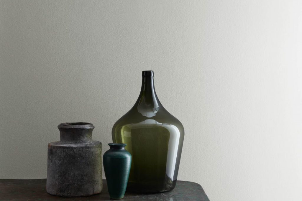 Silver Chain 1472 Paint Color by Benjamin Moore