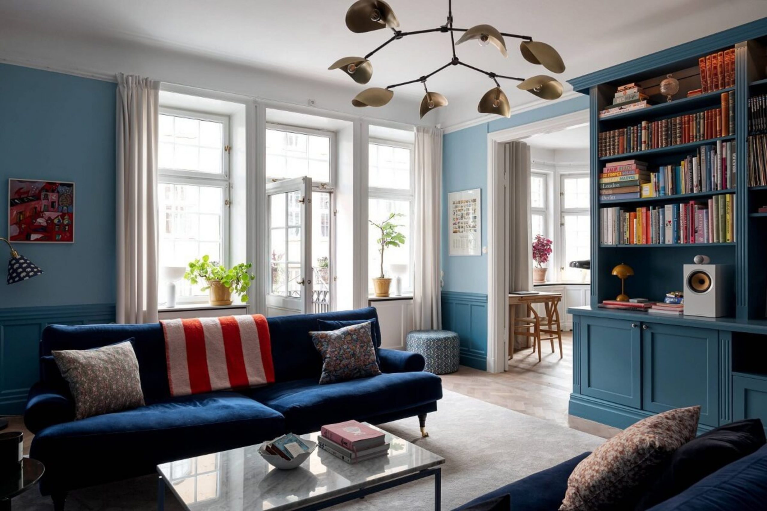 18 Best Blue Living Room Color Schemes to Transform Your Space
