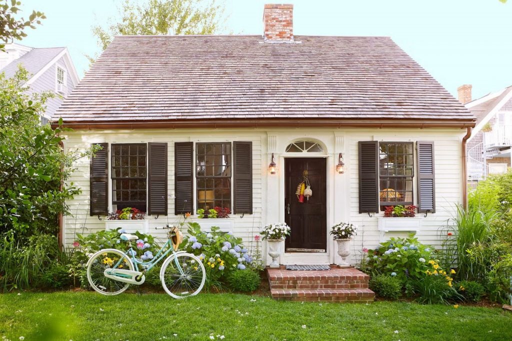 33 Best Outdoor Paint Colors For House in 2026 Designer Picks for Fresh, Modern Curb Appeal