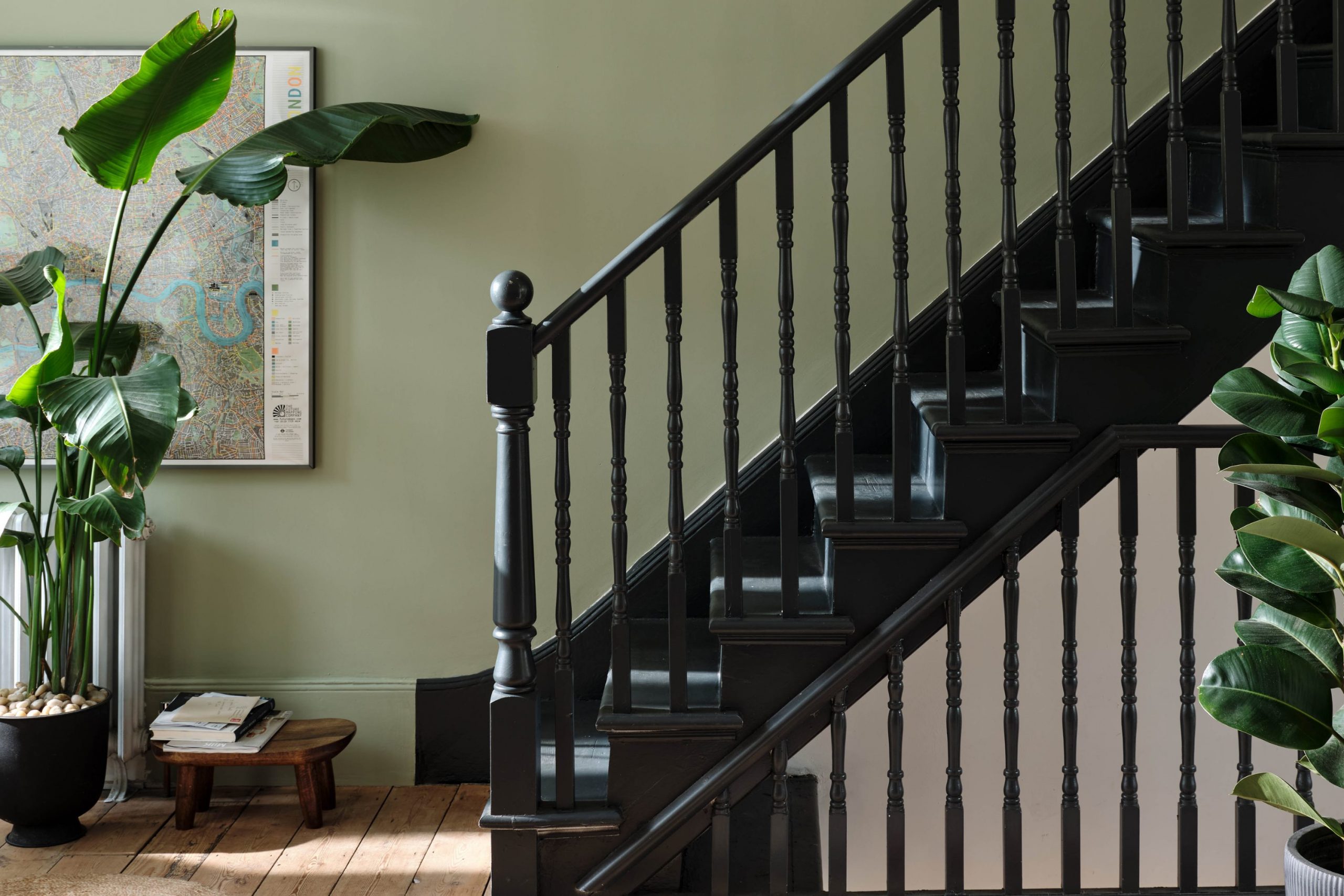 Why I Trust Sherwin-Williams and Benjamin Moore for Black Banister Paint Colors