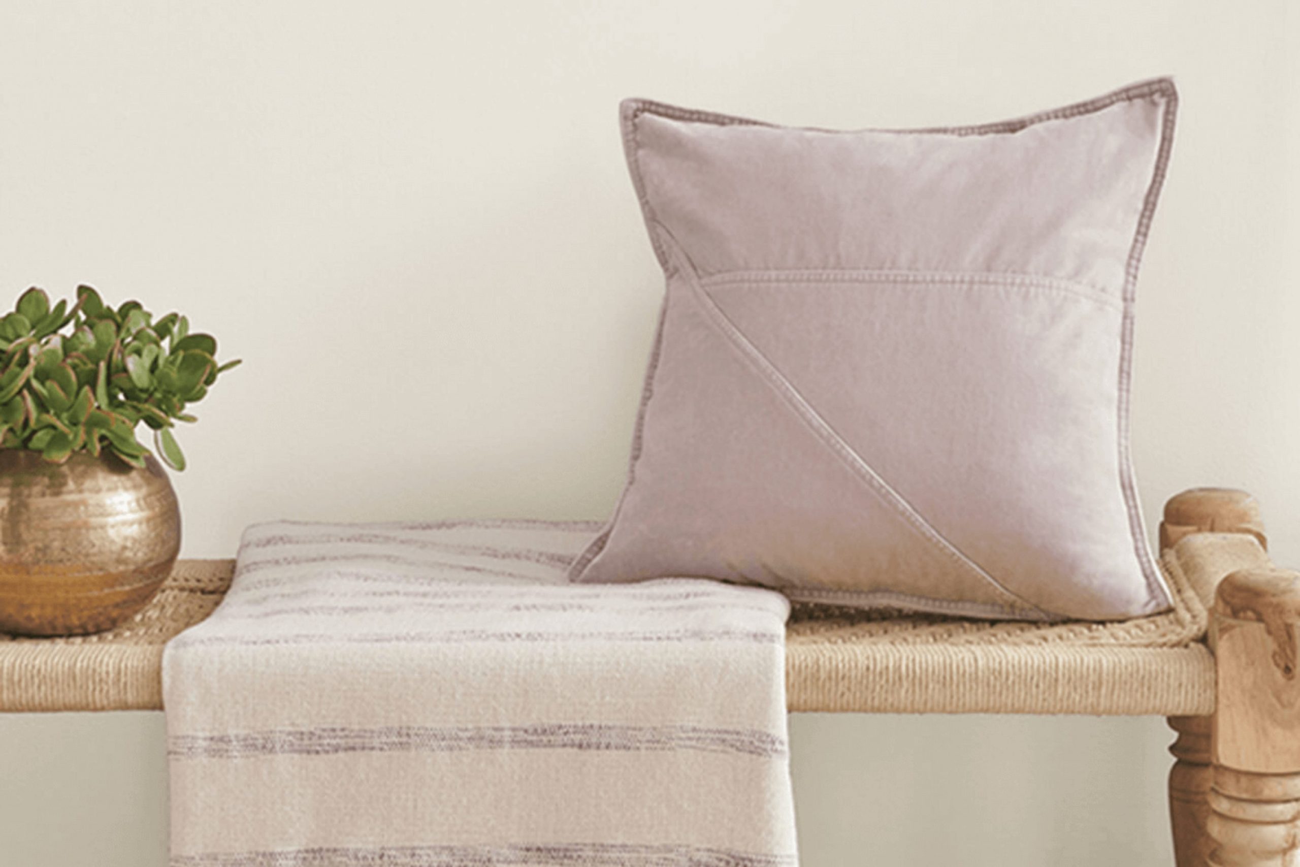 Things to Know Before You Choose Pearly White SW 7009 by Sherwin Williams