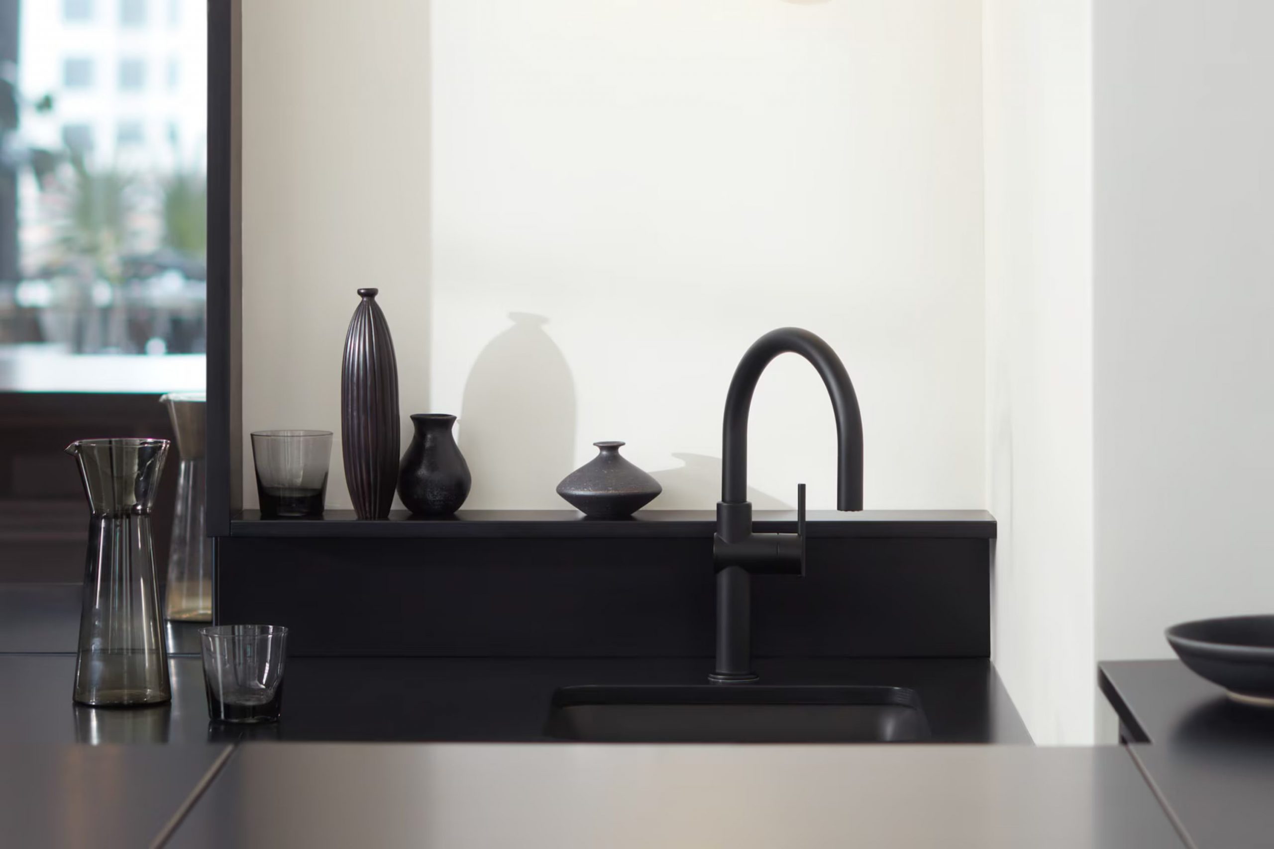 Things to Know Before You Choose Super White OC-152 by Benjamin Moore