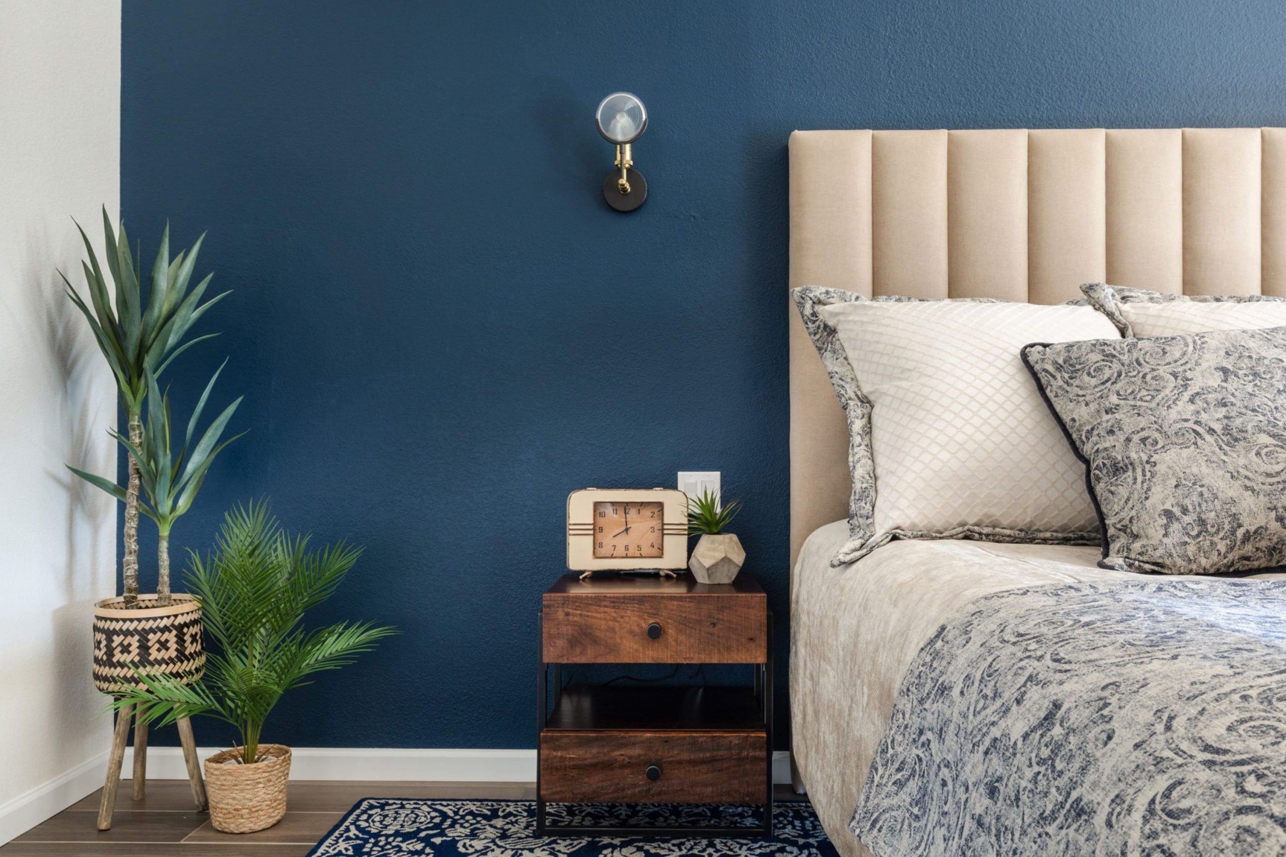 34 Blue and Cream Bedroom Paint Color Palettes for a Light and Beautiful Look