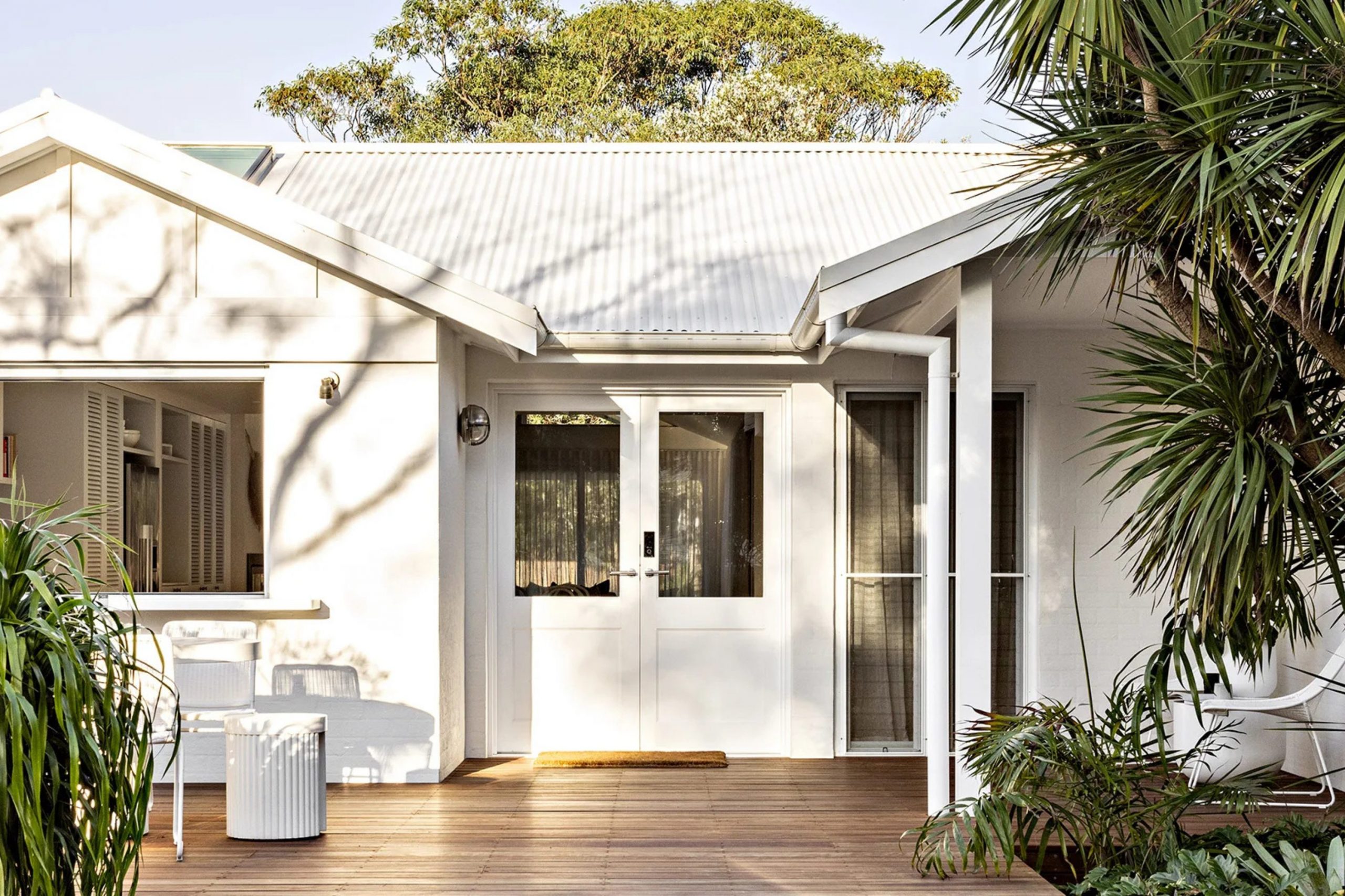 How I Choose the Perfect Exterior Paint Color for a Beach House