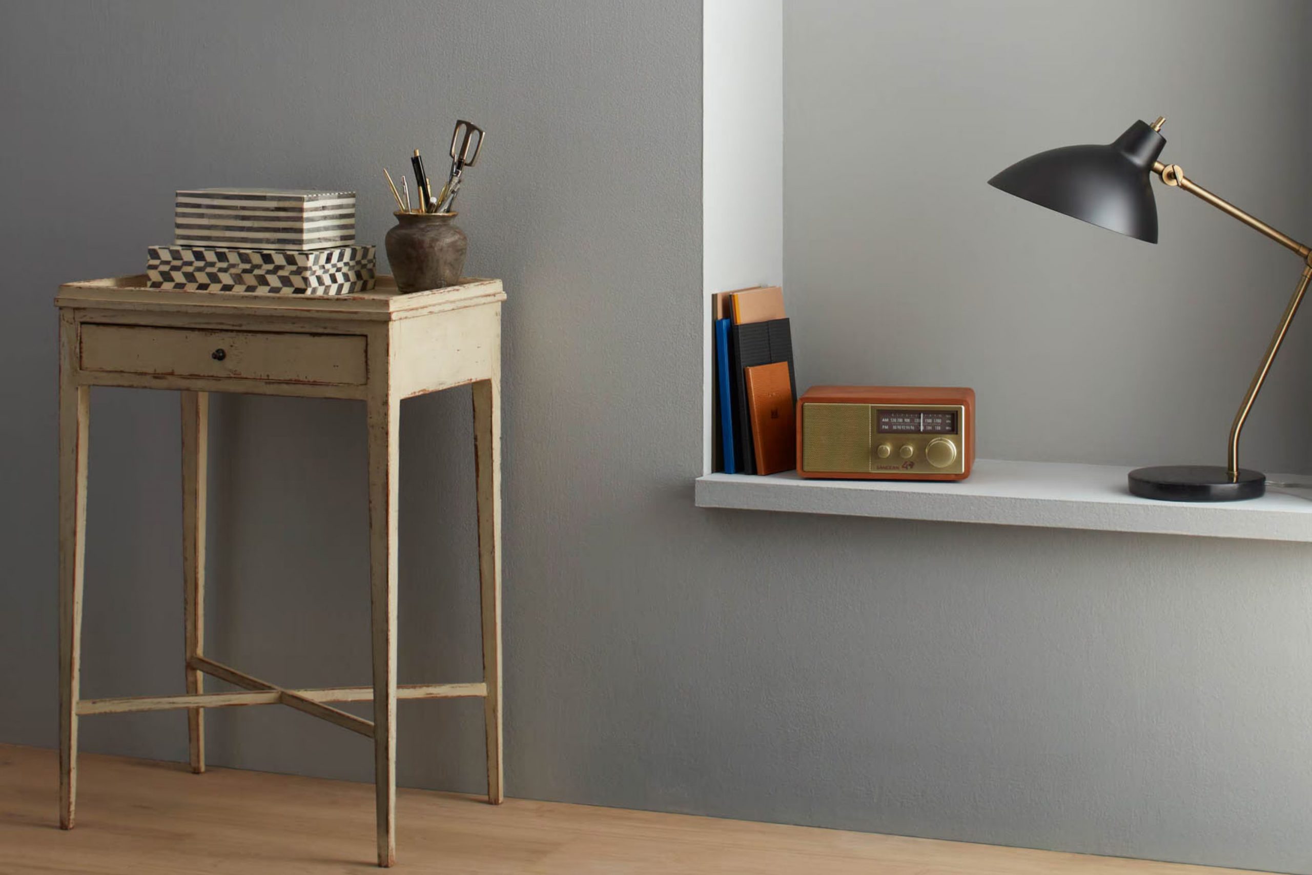 Metropolitan AF-690 Paint Color by Benjamin Moore